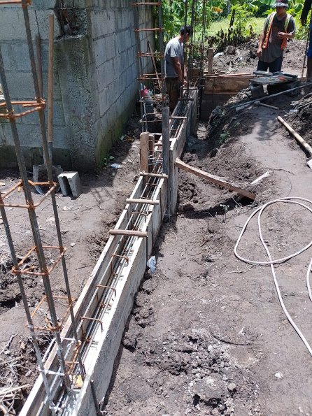 Armado, Encofrado y Fundicion de  Solera de Humedad